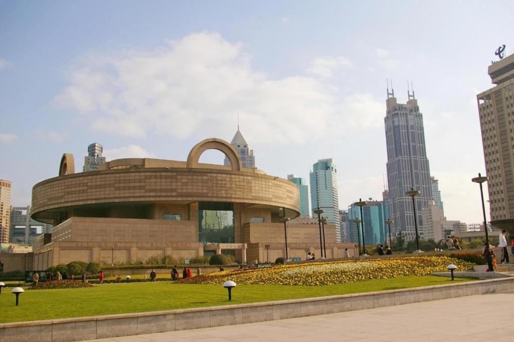 Hanting Zhenping Road Railway Station New Shanghai