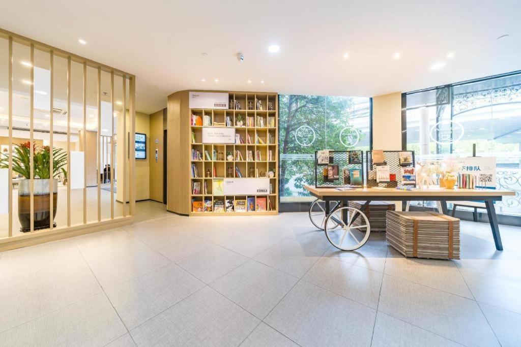 Hanting Zhenping Road Railway Station New Hotel