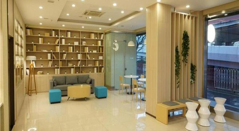 Hotel Hanting Zhenping Road Railway Station New